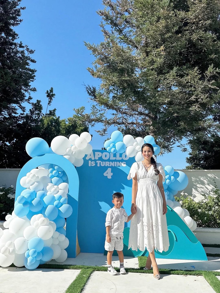 Phạm Hương chủ động làm tiệc sinh nhật tại nhà cho con trai. Ảnh: IGNV