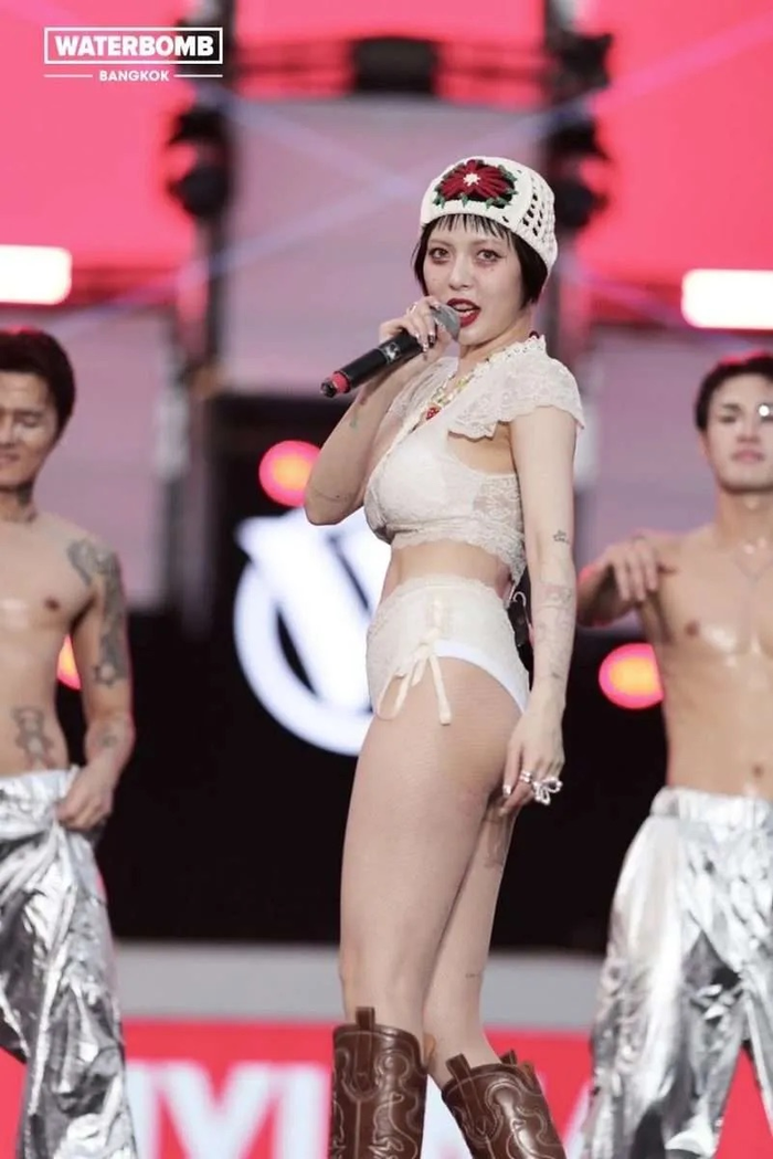 Nữ ca sĩ HyunA từng gây tranh cãi khi diện đồ tắm lên sân khấu khiến hàng nghìn khán giả ngượng tái mặt. (Ảnh: WATERBOMB BANGKOK)