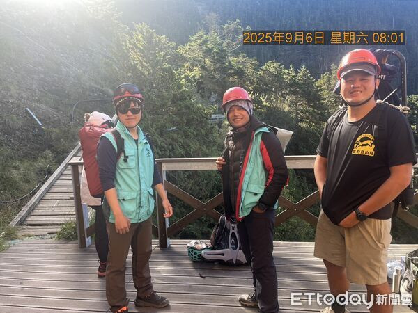 Nữ du khách 50 tuổi ngã bị thương khi leo núi, được trực thăng cứu hộ khẩn cấp Ảnh 2