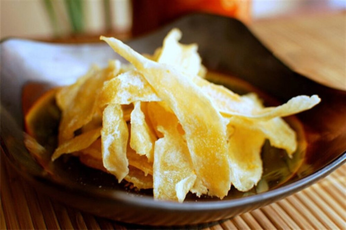 Món mứt gừng quen thuộc trong những ngày Tết. (Ảnh minh họa)