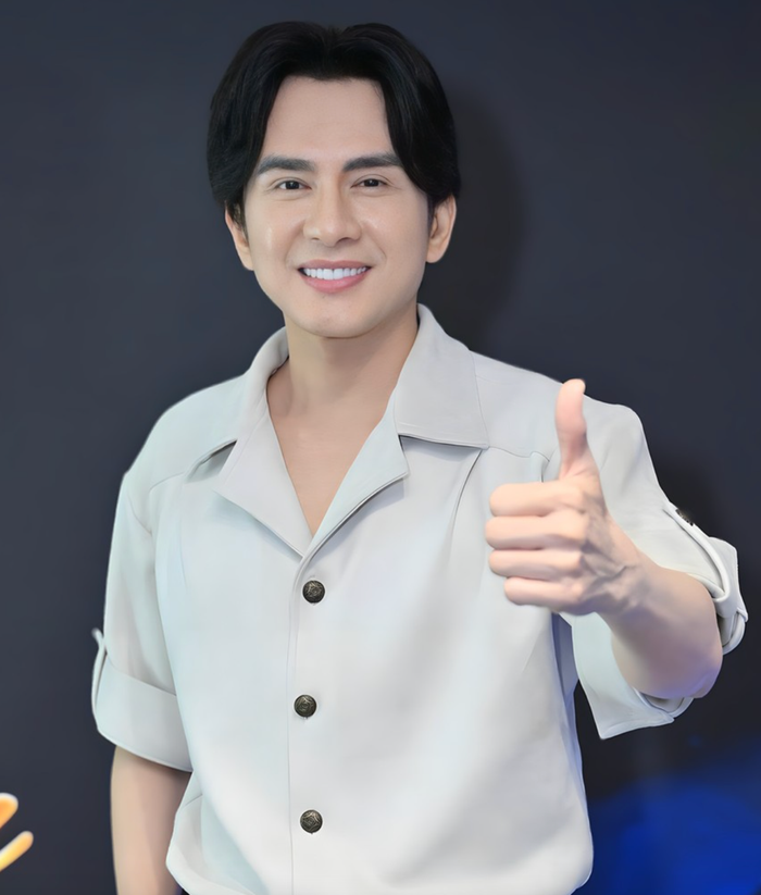 Đan Trường mới đây đã thông báo tổ chức live concert kỷ niệm 30 năm ca hát. (Ảnh: FBNV)