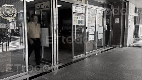 Tặng nồi cơm điện cũ cho người nhặt rác, nam công nhân vệ sinh gặp rắc rối lớn Ảnh 3