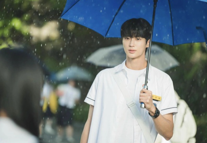 Năm 2025 đánh dấu sự bứt phá mạnh mẽ của Byun Woo Seok. Anh nhận được sự quan tâm lớn khi trở thành một trong những gương mặt nam được săn đón nhất Hàn Quốc.