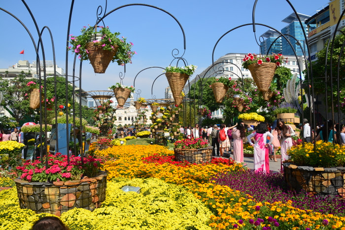 Ngày đầu năm mới với nhiều người có ý nghĩa vô cùng thiêng liêng. Ảnh minh hoạ