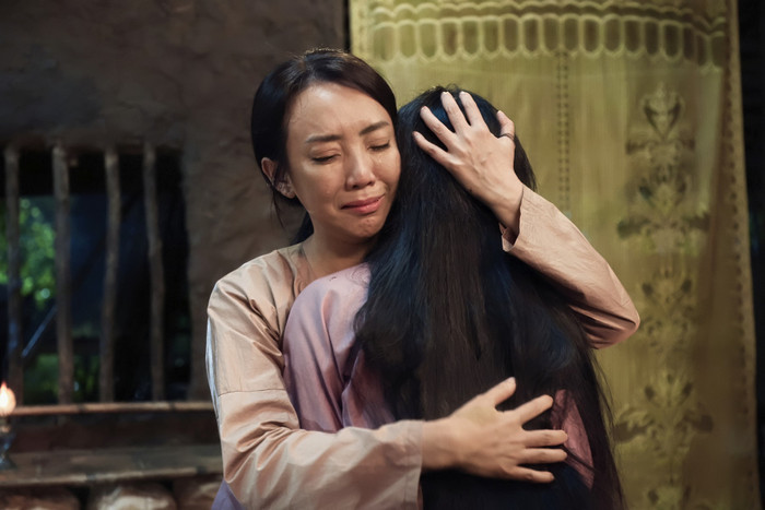 Những phân cảnh cảm động trong Ai Thương Ai Mến của Thu Trang khiến người xem không khỏi rơi nước mắt.