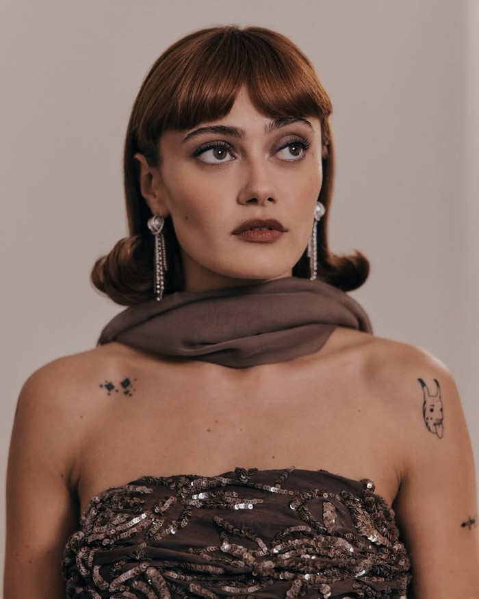 Kiểu tóc bob cá tính cổ điển. Ảnh: @ella_purnell