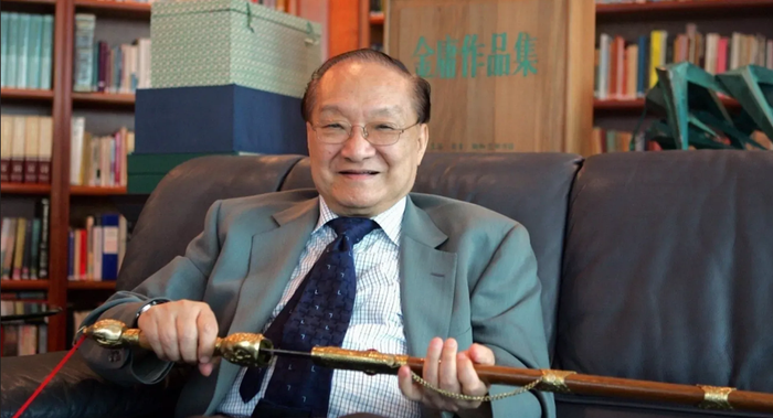 Kim Dung - đại thụ của văn học võ hiệp, người mà mỗi lần chỉnh sửa tác phẩm đều đủ sức làm chấn động cộng đồng độc giả suốt nhiều thế hệ