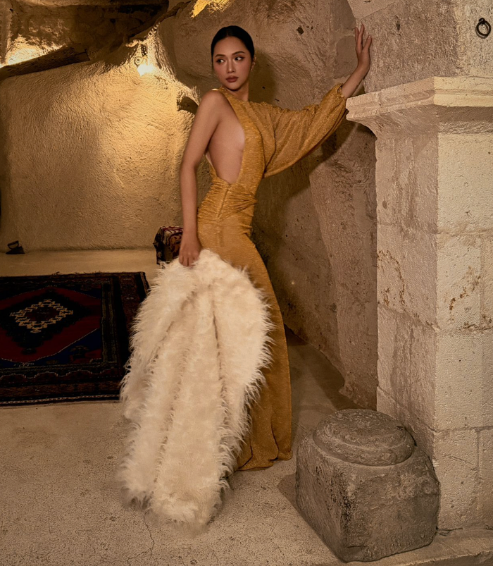 Hương Giang tự tin tạo dáng trước ống kính. Ảnh: FBNV