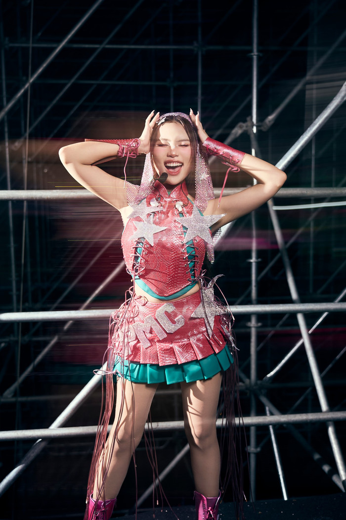 Phương Mỹ Chi đang từng bước thoát khỏi vùng an toàn để làm mới chính mình.