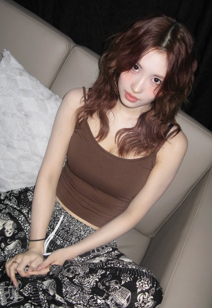 Momo tiếp tục khẳng định vị trí biểu tượng thời trang thế hệ mới của K-pop.