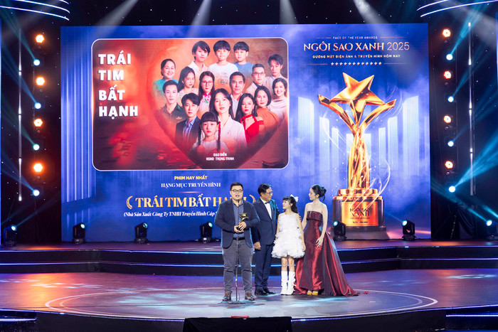 Lễ trao giải Ngôi Sao Xanh 2025: Mưa Đỏ bội thu Ảnh 5