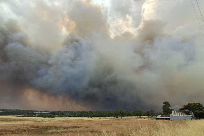 Cháy rừng tại Úc: Hơn 130 công trình bị thiêu rụi, 40.000 hộ dân mất điện Ảnh 2