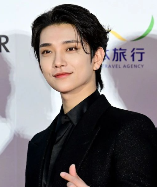 Sự xuất hiện của Joshua (SEVENTEEN) tại sự kiện làm dấy lên tranh luận về 'tiêu chuẩn kép' trong cách công chúng nhìn nhận nghệ sĩ