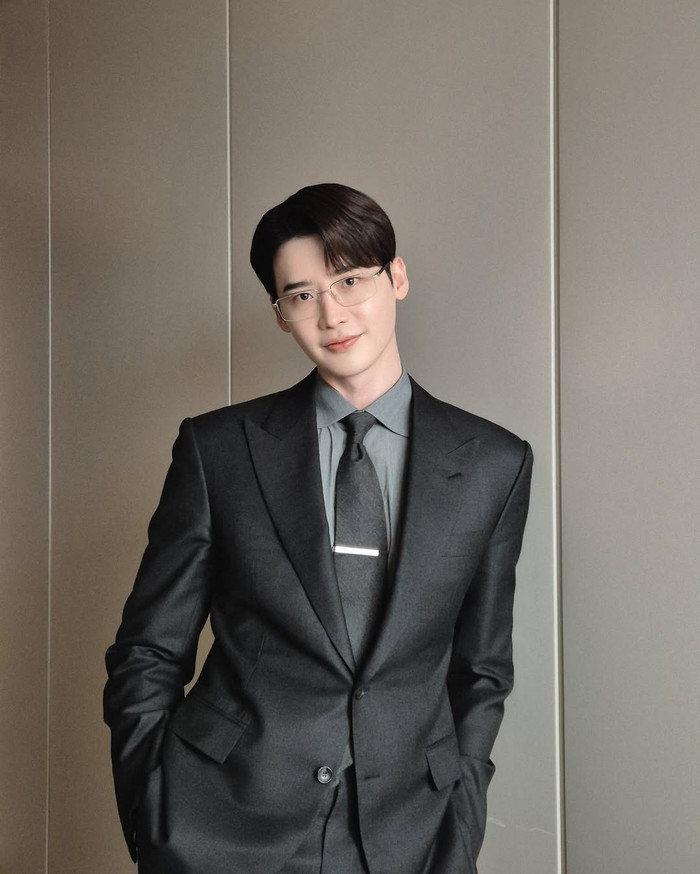 Lee Jong Suk và IU chưa từng đăng ảnh chụp chung từ khi công bố chuyện tình cảm với công chúng. Ảnh: IGNV