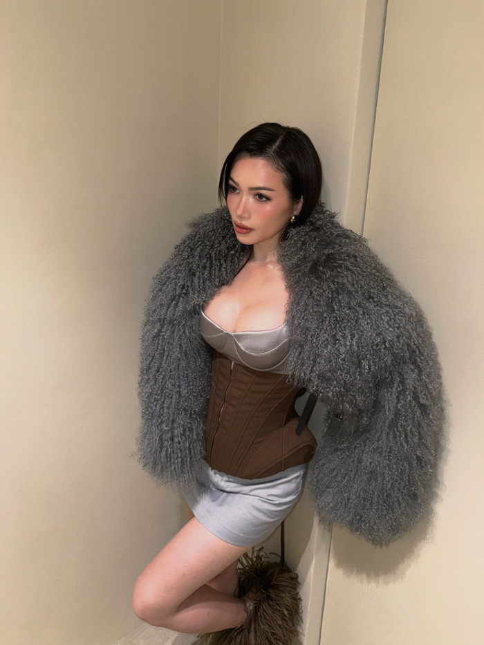 Sĩ Thanh được nhận xét ngày càng xinh đẹp trông thấy. Ảnh: ÌGNV