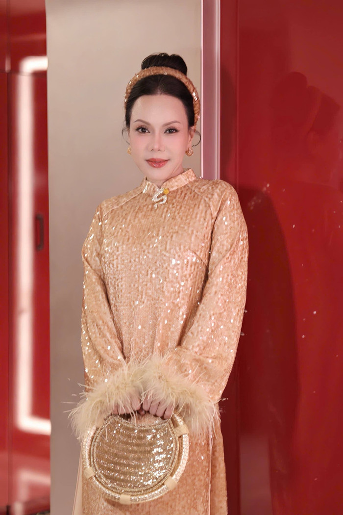 Giải thưởng lần này là dấu mốc quan trọng trong sự nghiệp điện ảnh của Việt Hương (Ảnh: FBNV).