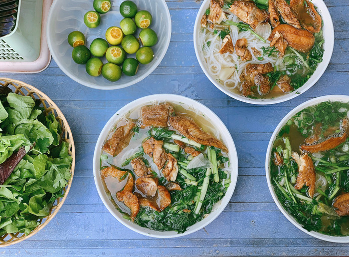 Ghé thăm quê Văn Toàn - bạn thân Hòa Minzy, thưởng thức bún cá rô đồng ngày rét mướt Ảnh 3