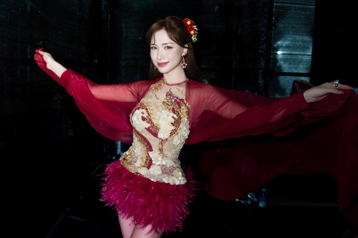 Hòa Minzy liên tục biểu diễn ở nhiều sự kiện, đêm nhạc lớn. Ảnh: FBNV