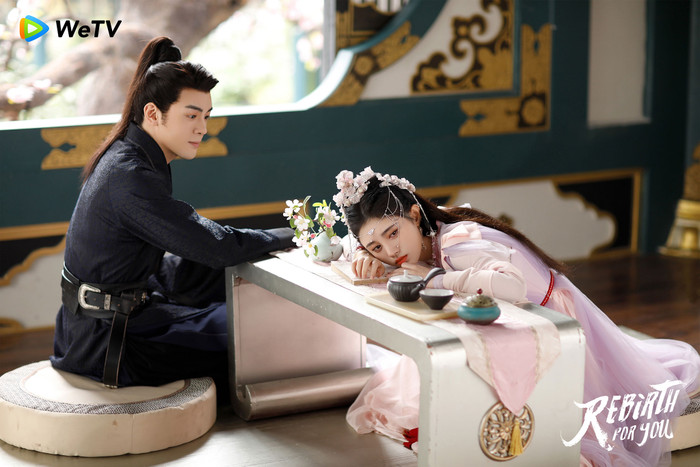 Khương Hiến trùng sinh và chủ động bước vào những mối quan hệ hôn nhân chiến lược để thay đổi vận mệnh, bảo vệ gia tộc và tìm kiếm hạnh phúc thật sự.