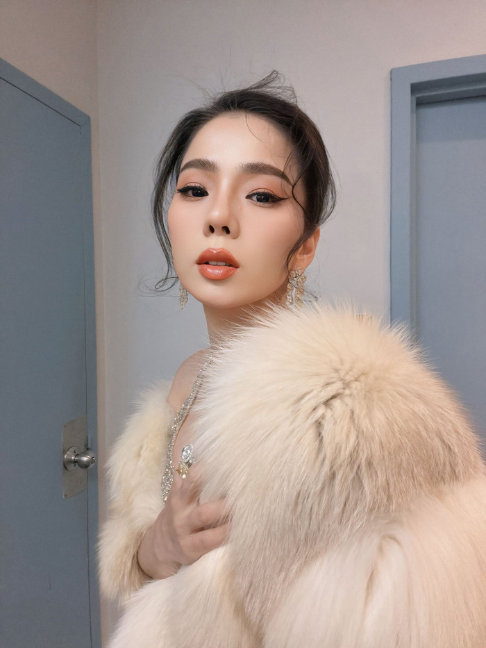 Việc Lệ Quyên lên tiếng được cho là hoàn toàn kịp thời để tránh ồn ào không đáng có. Ảnh: FBNV