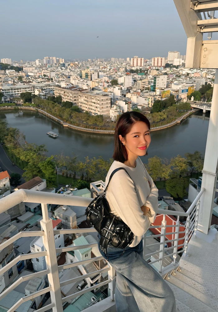 Lê Phương được khen ngày càng trẻ trung, xinh đẹp. Ảnh: FBNV