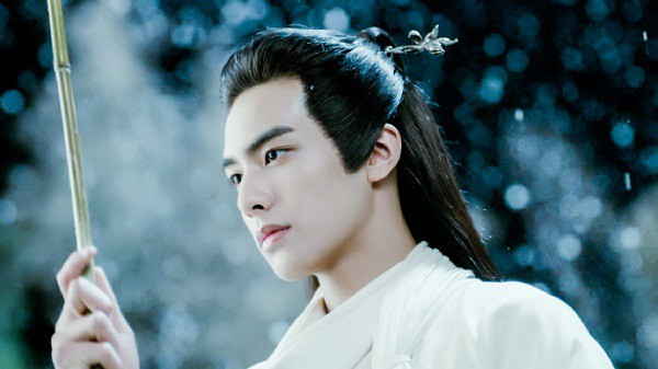 Ngoại hình chuẩn soái ca hiện đại khiến vai diễn Dung Chỉ của Tống Uy Long không thật sự thuyết phục