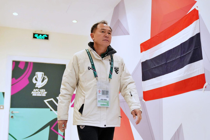 HLV Thawatchai Damrong-Ongtrakul của U23 Thái Lan thêm một lần khẳng định mục tiêu là ít nhất vào tứ kết U23 châu Á 2026. Ảnh: FAT
