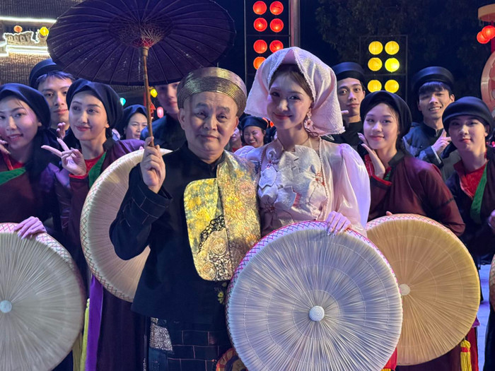 Nghệ sĩ Xuân Hinh từng nhiều lần gửi lời chúc đến Hòa Minzy. Ảnh: FBNV