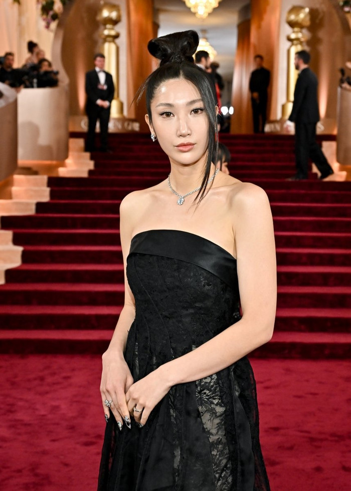 Nữ ca sĩ Hàn Quốc bật khóc trên sân khấu Quả cầu vàng Ảnh 4