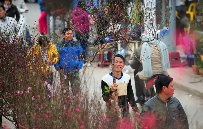 Người có công với cách mạng nhận sẽ nhận được 600.000 đồng quà Tết Nguyên đán 2026. Ảnh minh hoạ