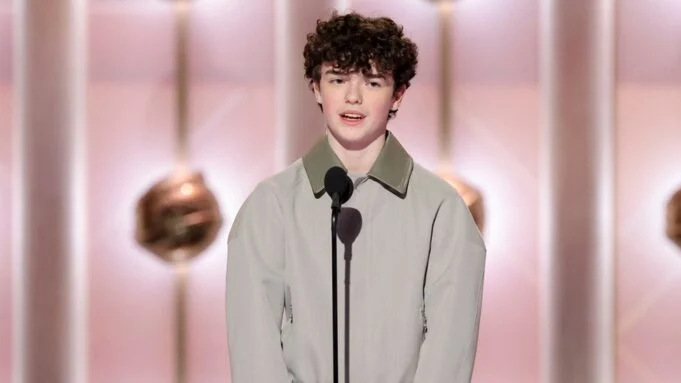 Owen Cooper đi vào lịch sử Quả Cầu Vàng khi chỉ mới 16 tuổi