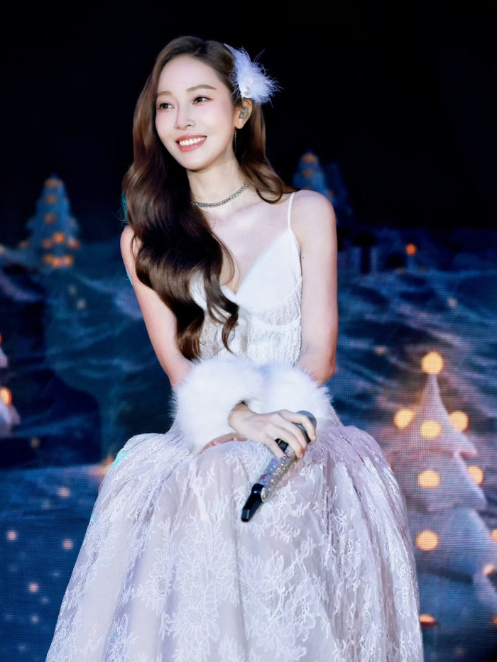 Jessica khi hát liên hoàn hit của SNSD sau hơn một thập kỷ, cộng đồng mạng chỉ trích Ảnh 1