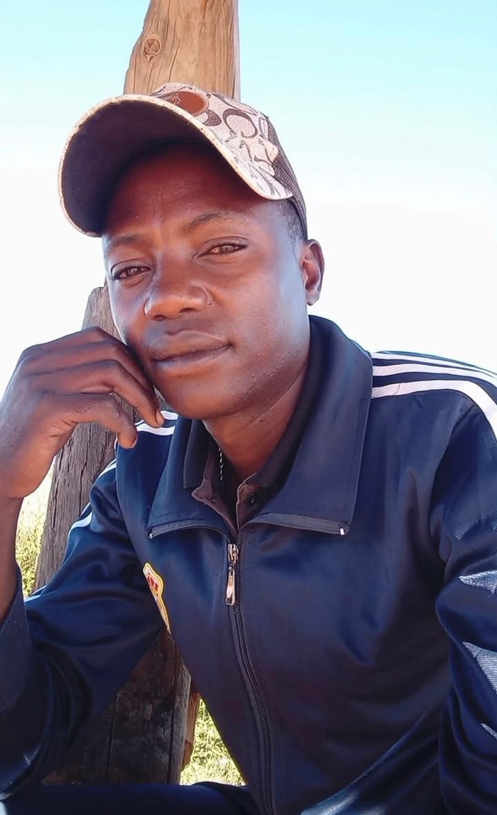 Lindo sử dụng chiếc xe máy để mưu sinh. Ảnh: FBNV