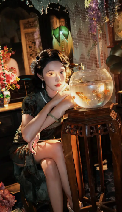 Nữ diễn viên từng ghi dấu ấn qua những vai diễn cổ trang và dân quốc nhờ gương mặt thanh tú.