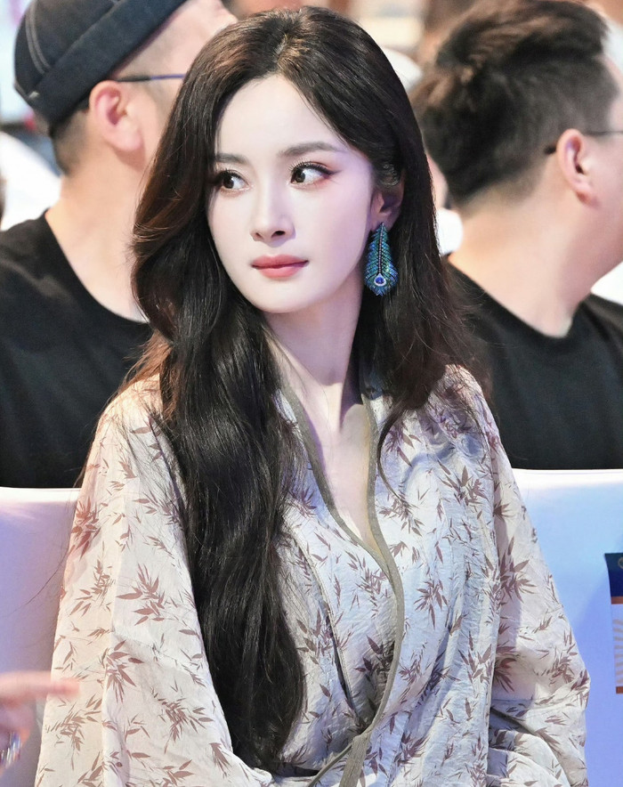 8 nữ diễn viên 'thăng hạng rực rỡ ' sau ly hôn: Trần Nghiên Hy bứt phá nhờ Thư Kích Hồ Điệp, Song Hye Kyo và Kim Hyun Joo ngày càng tỏa sáng Ảnh 7