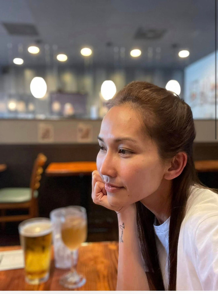 Chia sẻ của nữ diễn viên khiến nhiều khán giả hoang mang, cho rằng cô gặp chuyện buồn trong đời sống cá nhân. Tuy nhiên, Kim Hiền chưa chia sẻ cụ thể về chuyện này.