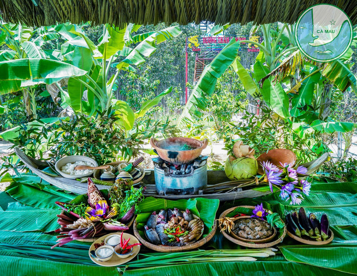 Đặc sản 'mặn đắng, mặn chát' ở quê Mai Tài Phến - bạn thân Mỹ Tâm hấp dẫn du khách thập phương Ảnh 3