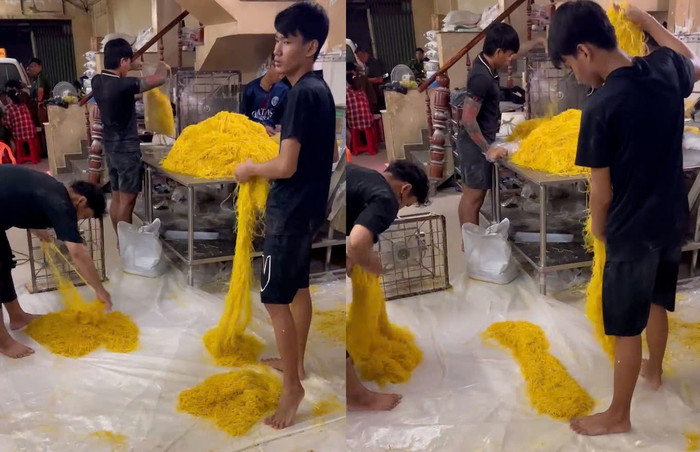 Các đối tượng sản xuất mì trong điều kiện không đảm bảo vệ sinh an toàn thực phẩm. Ảnh: Bộ Công an&nbsp;