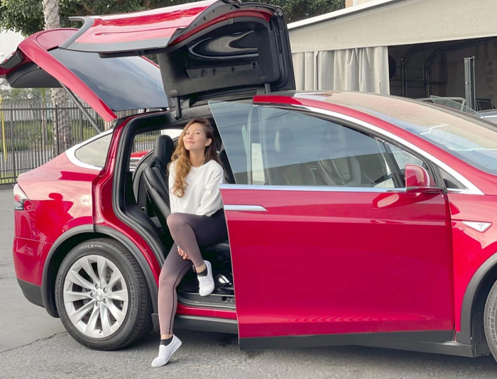 Diễn viên Kim Hiền từng sắm chiếc SUV điện hạng sang với hiệu suất vượt trội và công nghệ tiên phong.