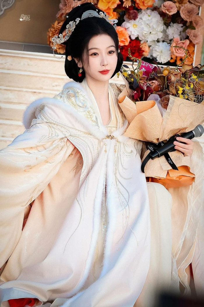 Động thái của Ngu Thư Hân trước phát ngôn của người hâm mộ bị cho là quá tự phụ (Ảnh: Weibo).