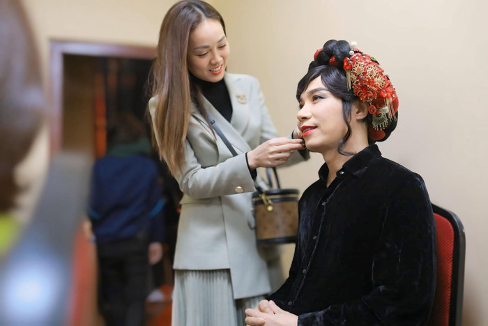 Đối với Công Lý thời điểm hiện tại, vợ và gia đình chính là điểm tựa vững chắc nhất (Ảnh: FBNV).