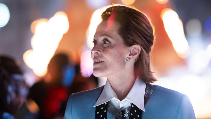 Sigourney Weaver tiếp tục chứng minh đẳng cấp diễn xuất khi vào vai thiếu nữ giữa thế giới Pandora trong loạt phim Avatar.