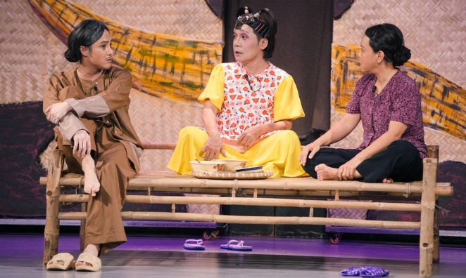 Sân khấu kịch vẫn là không gian gắn bó lâu dài, giúp Việt Hương giữ lửa nghề và kết nối khán giả