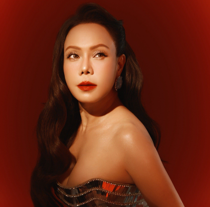 Việt Hương, gương mặt quen thuộc của sân khấu và màn ảnh Việt suốt nhiều năm qua