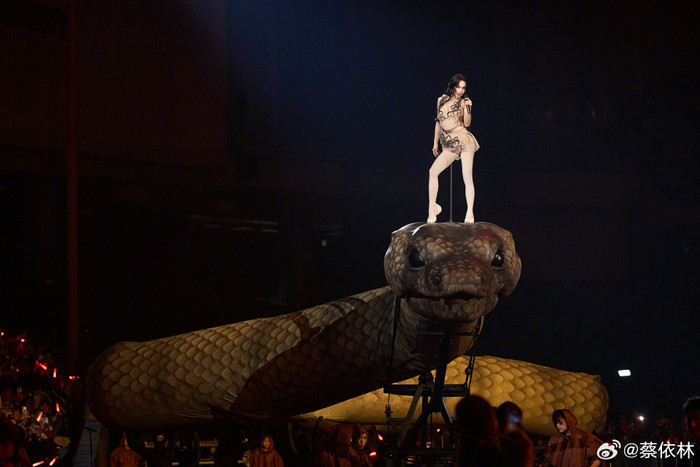 Ảnh: Weibo @JolinTsai.