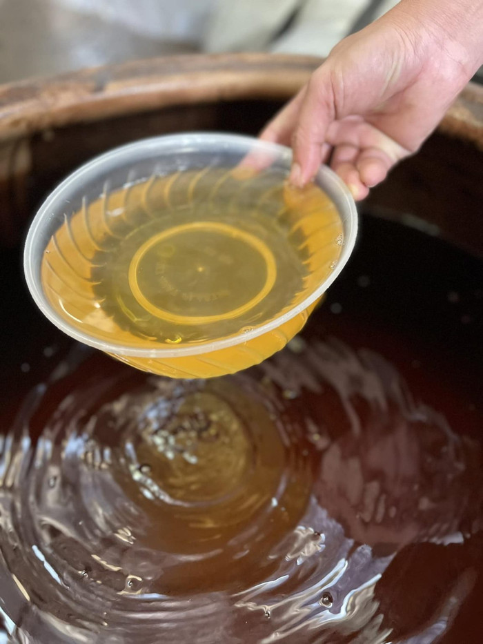 Rượu cổ truyền làng Vân sau khi hoàn thành.