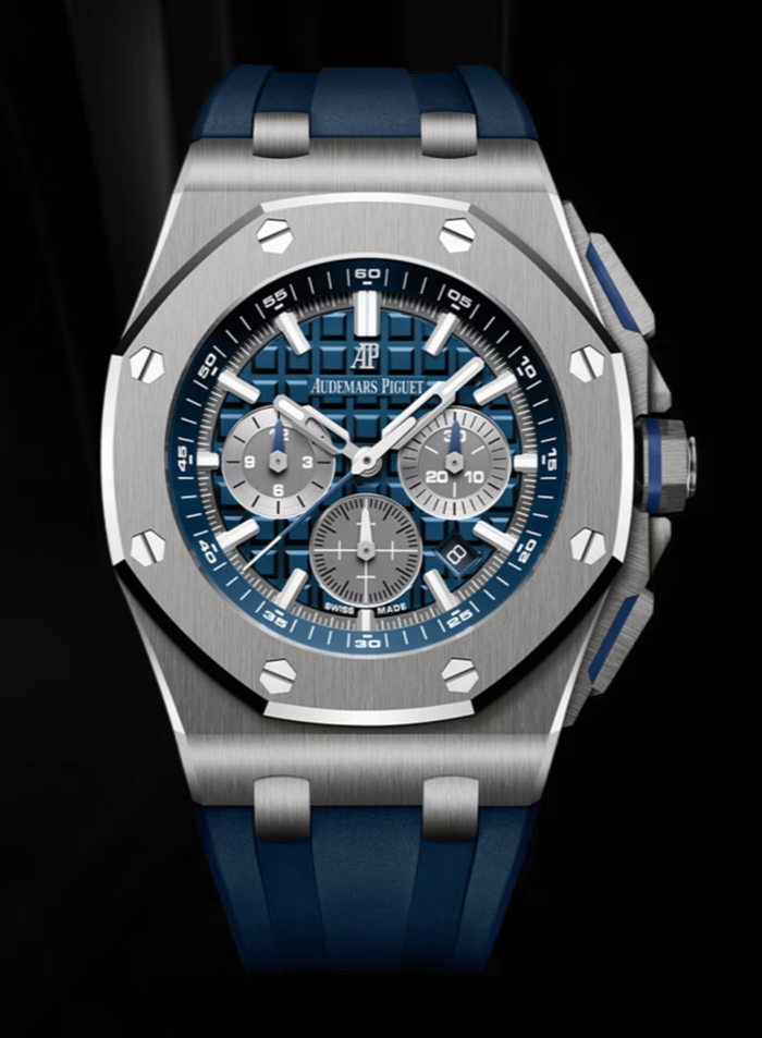 Mặt đồng hồ màu xanh làm nổi bật chiếc đồng hồ của trung vệ Duy Mạnh. (Ảnh: Audemar Piguet)