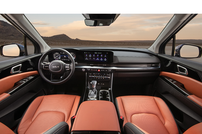 Nội thất cũng như màn hình bên trong chiếc xe của Dương Triệu Vũ. (Ảnh: KIA)