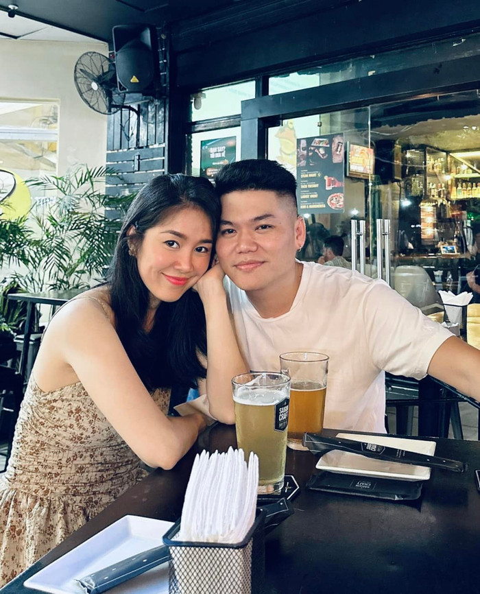 Chồng Lê Phương gửi lời chúc mừng khi vợ nhận giải thưởng vào cuối năm.