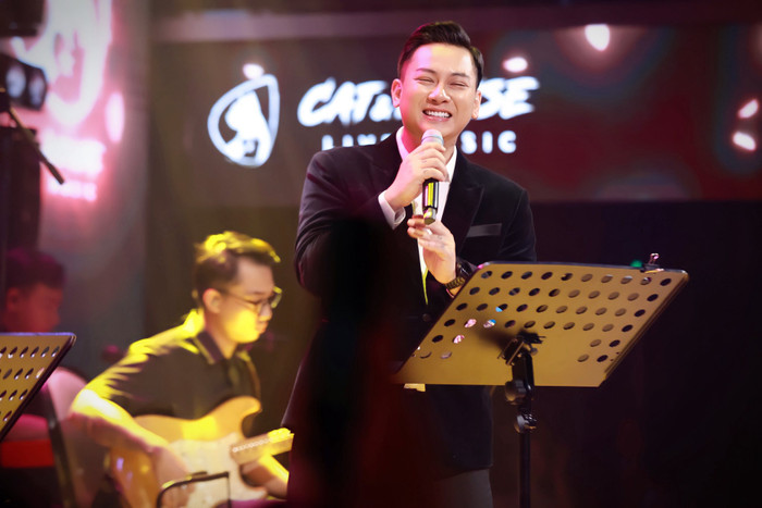 Hoài Lâm được khán giả kỳ vọng tiếp tục duy trì hoạt động ở lĩnh vực âm nhạc và điện ảnh (Ảnh: FBNV).